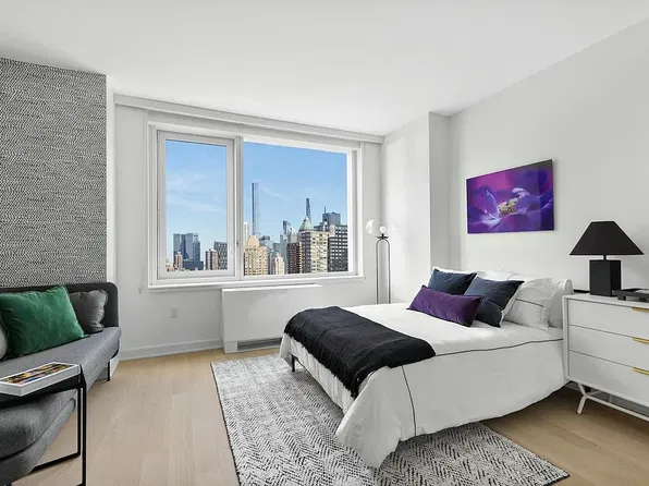 555 W 38th St, New York, NY