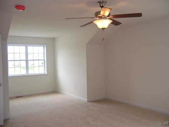 4th image of 827 S Fork Dr #81