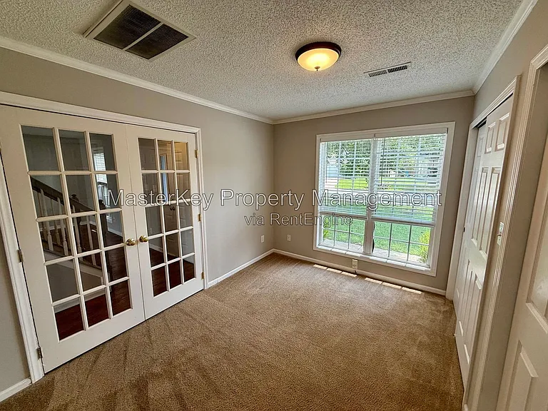 703 Swan Hill Ct — Photo 10