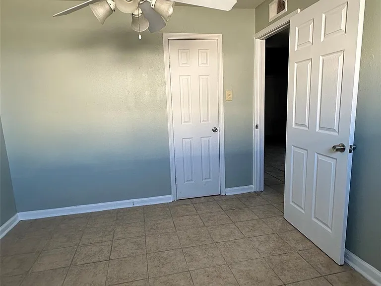 516 Holiday Dr #49 — Photo 13
