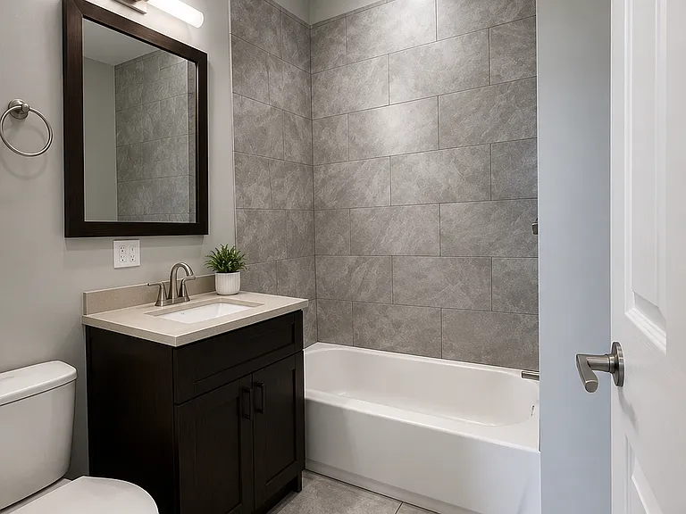 1733 W 19th St #2 — Photo 5