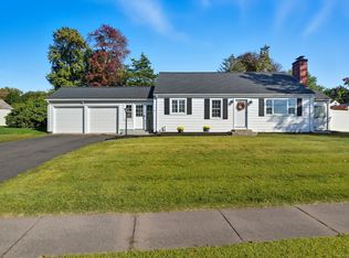 243B Pearl St #B, Enfield, CT 06082