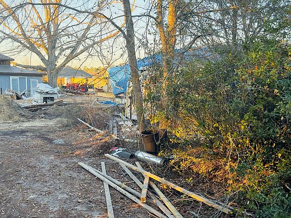 4th image of 2925 Poole Rd