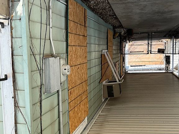 4th image of 502 N CHERRY ST