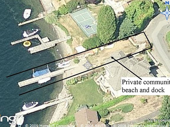 Bird eye's view of community dock & beach