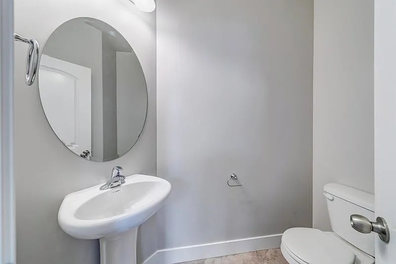 4 bed, 3.5 bath, 2350 sqft, $475 — Photo 3