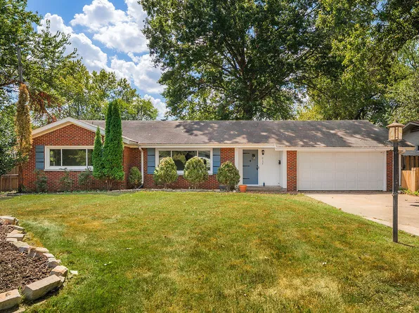 2134 E Crestview Street, Springfield, MO 65804