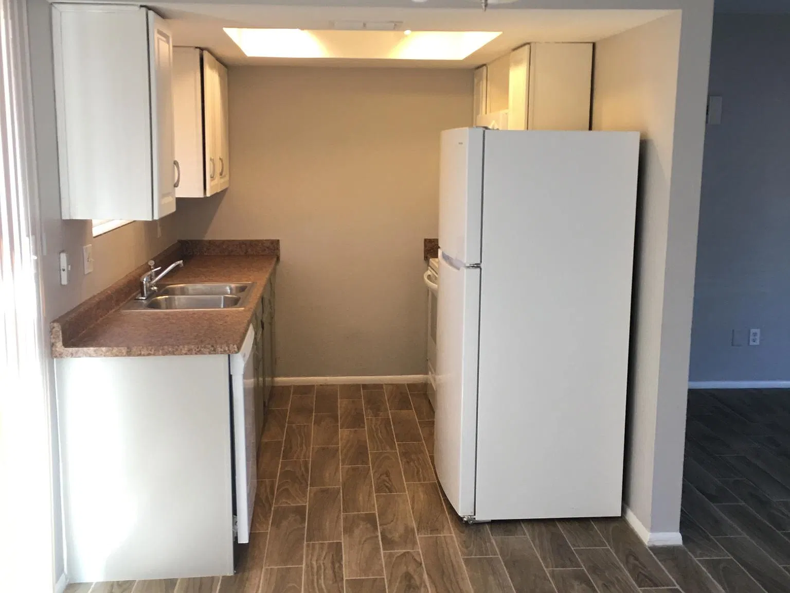 2 bed, 1000 sqft, $1,900 — Photo 4