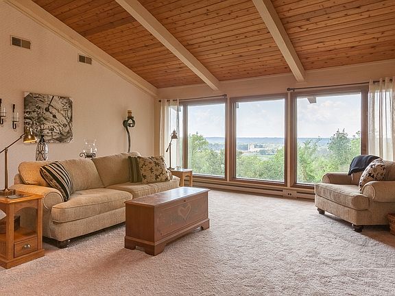 4th image of 70 N Hill Dr