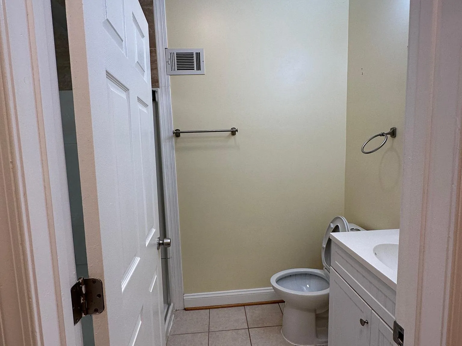 4 bed, 1700 sqft, $2,000 — Photo 2