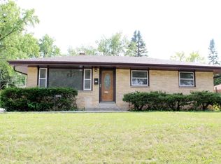 8923 W Daphne St, Milwaukee, WI 53224