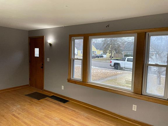 5th image of 222 Hosmer St