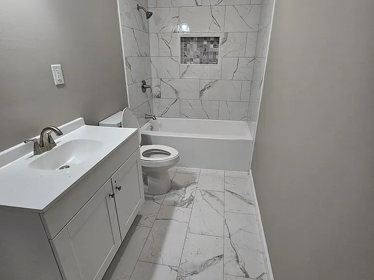 812 Grandview St — Photo 5