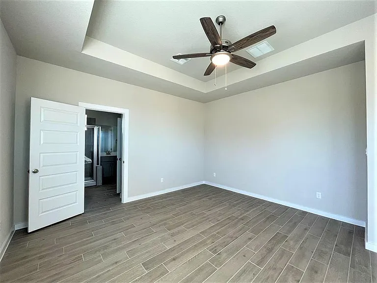 1120 Bluewood Bnd — Photo 14