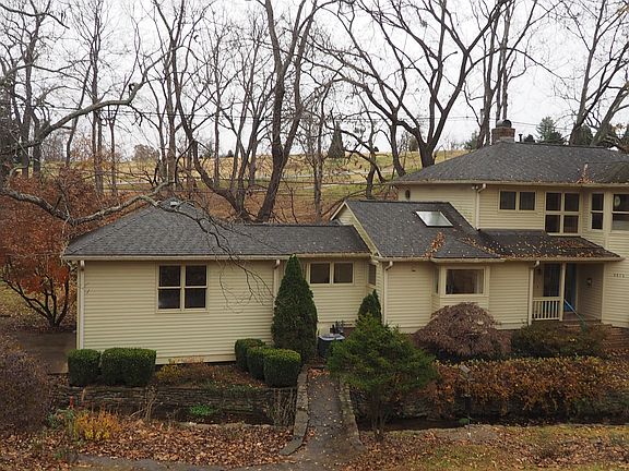 3rd image of 2572 Woodbourne Ave