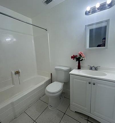 5th image of 1431 NW 20th Ct #A