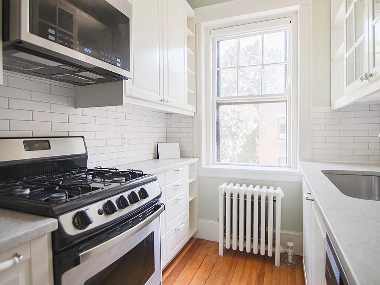 36 Linnaean St #12 — Photo 6