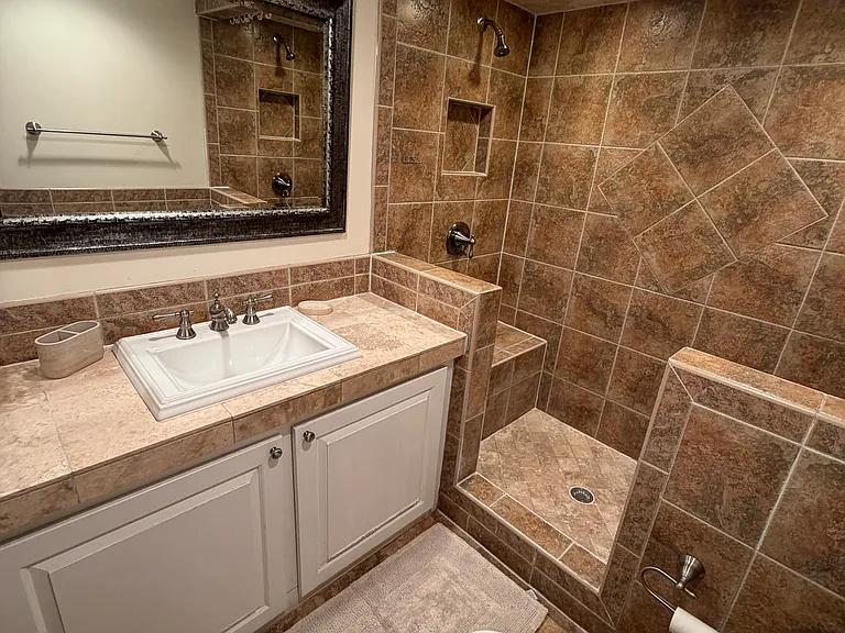 4799 Williamsburg Blvd — Photo 8