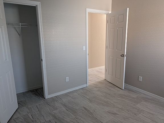 4th image of 1620 E Silver Reef Dr