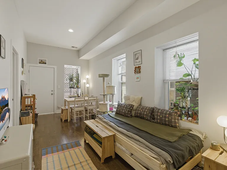 1854 W 18th St #1R — Photo 2