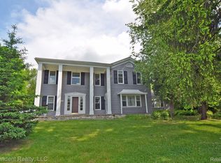 1608 Walton Blvd, Rochester Hills, MI 48309