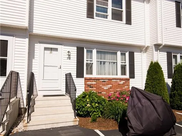 18 Pepin St APT B2, West Warwick, RI 02893