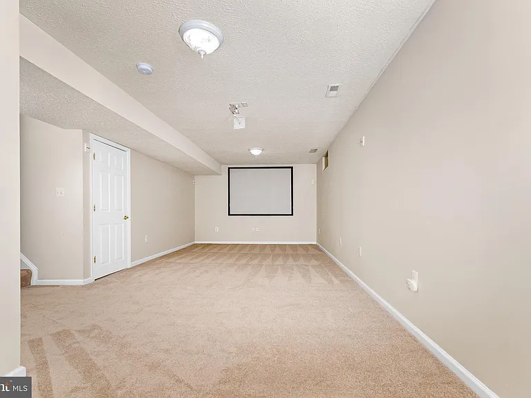 5783 Rhode Island Dr — Photo 22