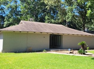 24 Greentree Ln, Conroe, TX 77304