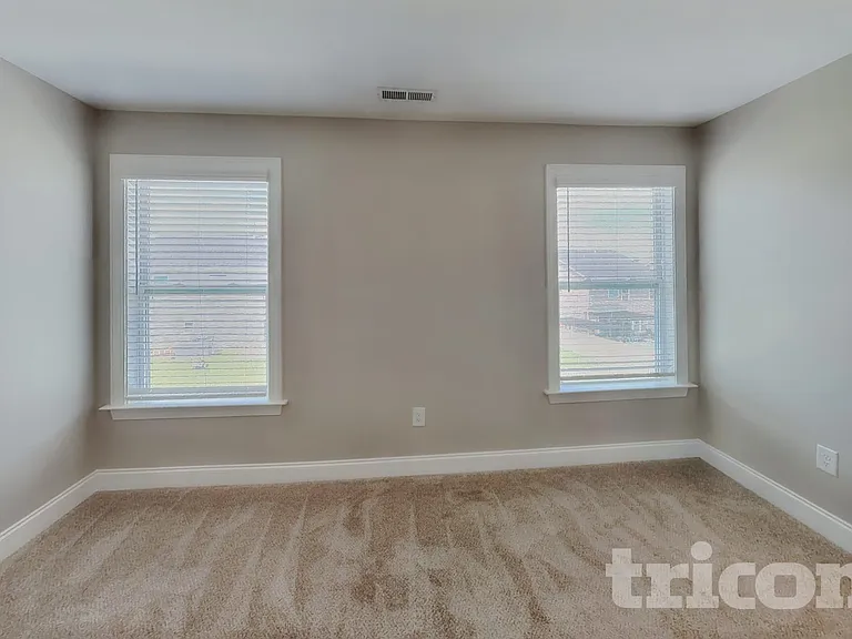 834 Lakemont Dr — Photo 8