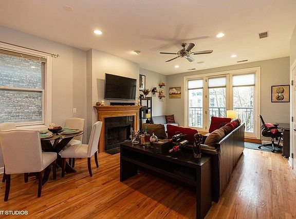 2nd image of 1440 N Maplewood Ave #2N