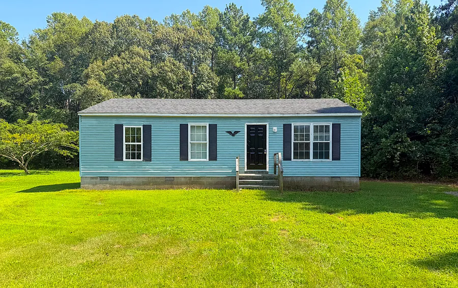 3 bed, $1,299 — Photo 1