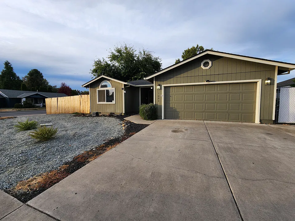 1001 Juanita Way