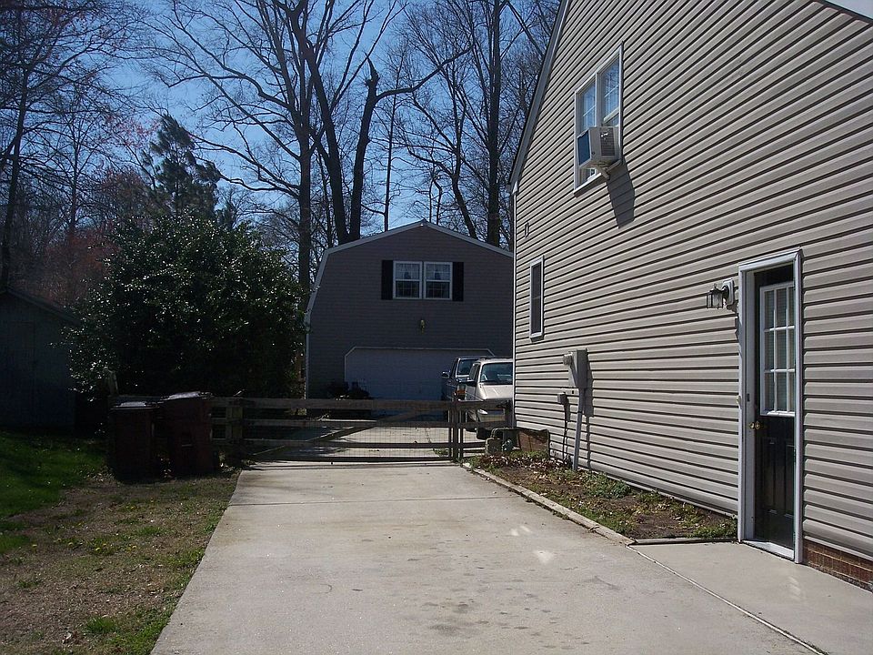 2nd image of 3010 Bertram St
