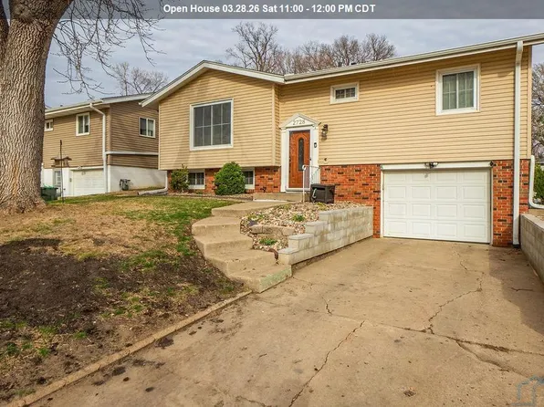 2728 S Paxton St, Sioux City, IA 51106