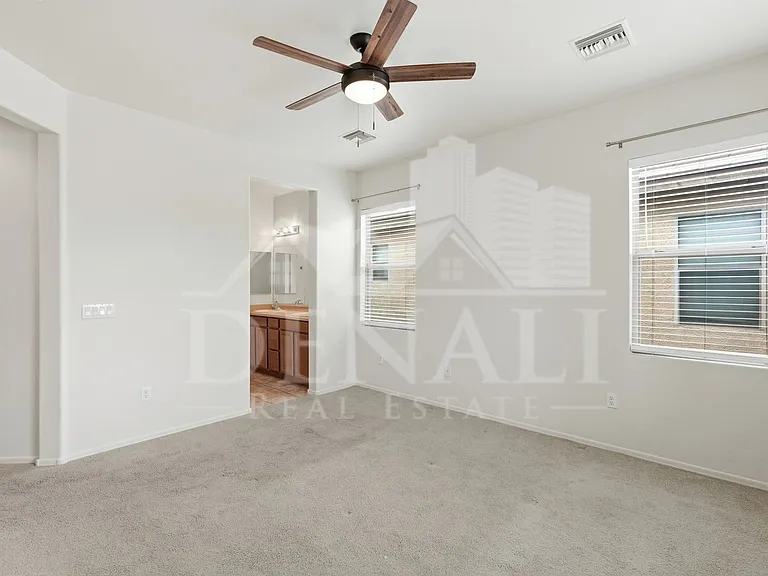 584 N Highlands Grove Ln — Photo 17
