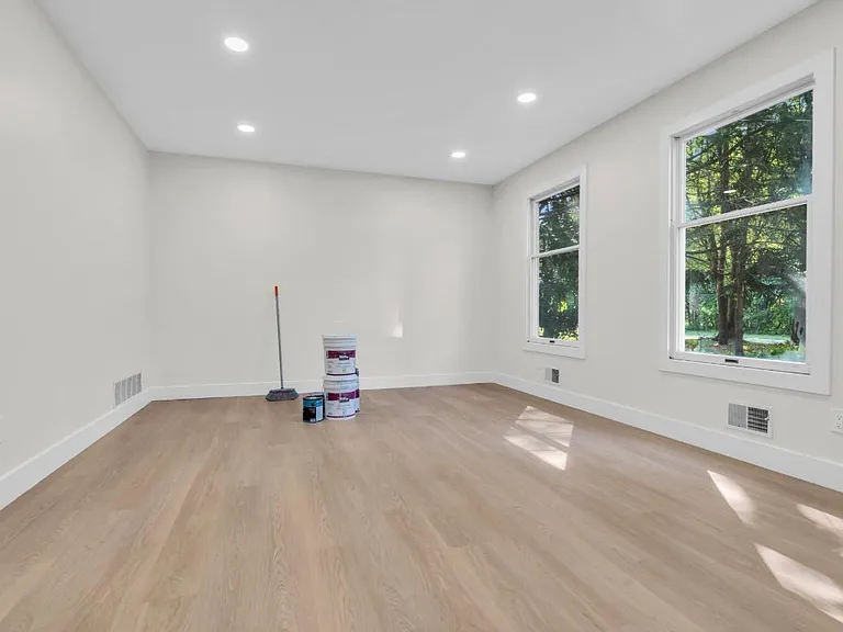 633 Eltone Rd — Photo 41