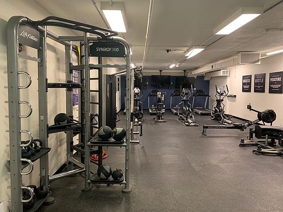 4th image of 76 N Pearl St #205