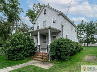 3 Center St, Englishtown, NJ 07726