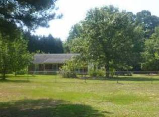 8401 Falcon Crest Cir, Angier, NC 27501