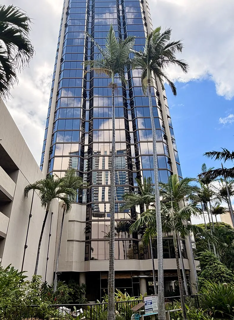 Lovely Honolulu 2-Bedroom, 2-Bath, 1 Parking Condo with Stunning Views! — Photo 1