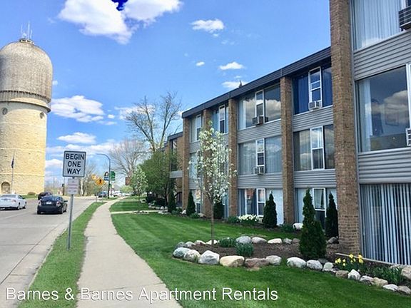 3rd image of 913 Washtenaw Ave #38
