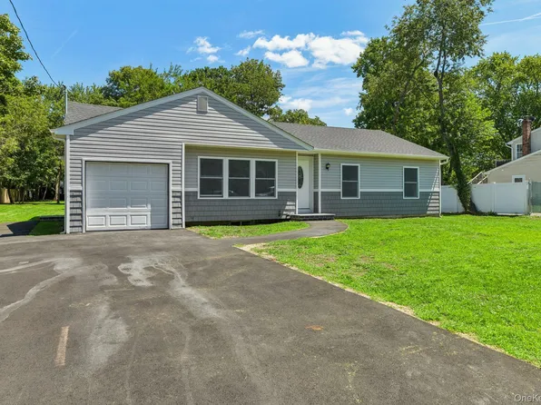 957 Bellmore Avenue, Central Islip, NY 11722