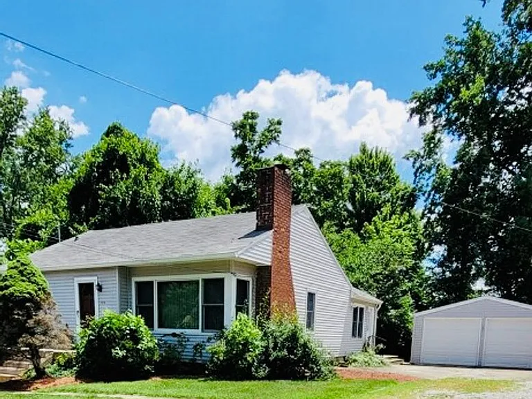 1510 E Matlock Rd — Photo 5