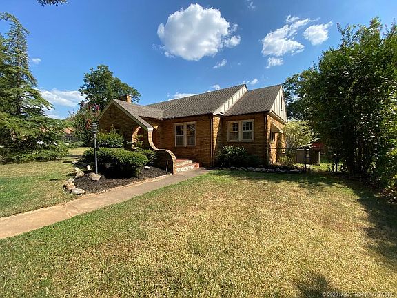 4th image of 503 Country Club Dr