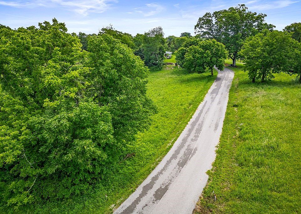 hillside In Jamaica, Queens sits our Hillside Tower at 147-35 95th Ave. The