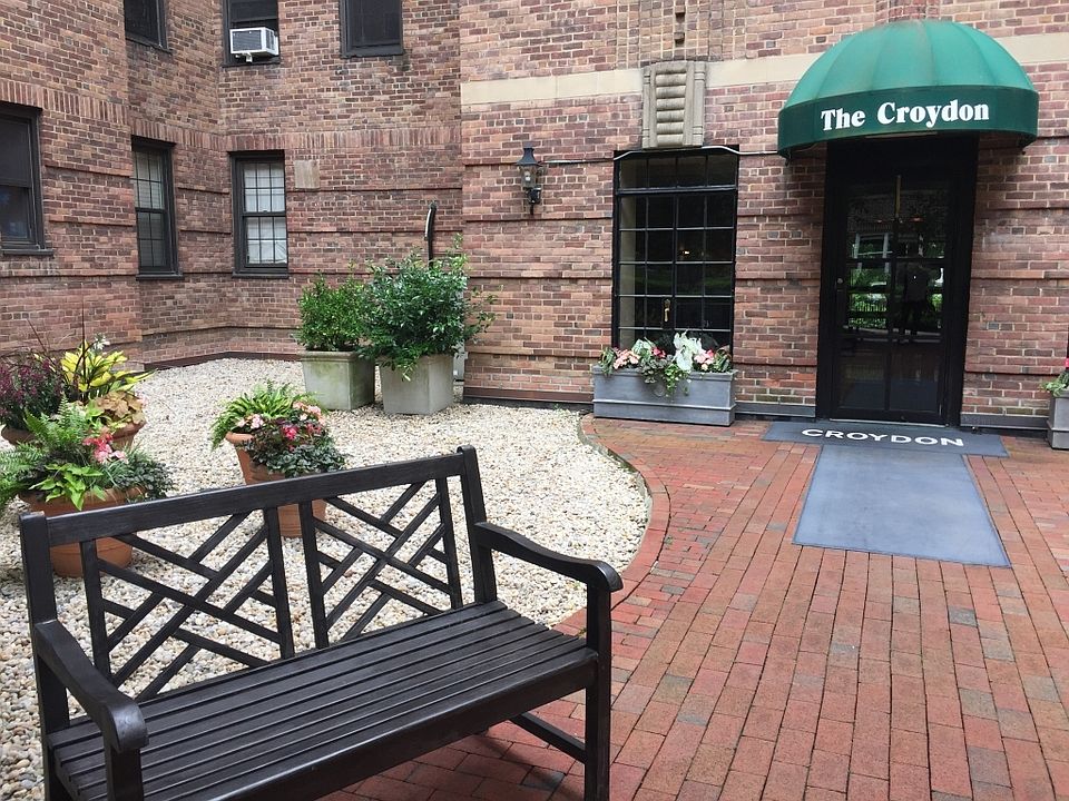 1st image of 35 Parkview Ave APT 6A