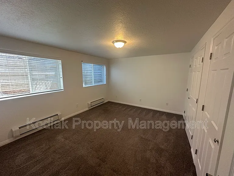 1802 S 200 W — Photo 11
