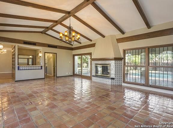 5th image of 301 Wickford Way