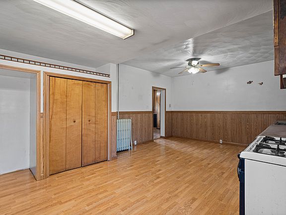 4th image of 255 Hopkins St
