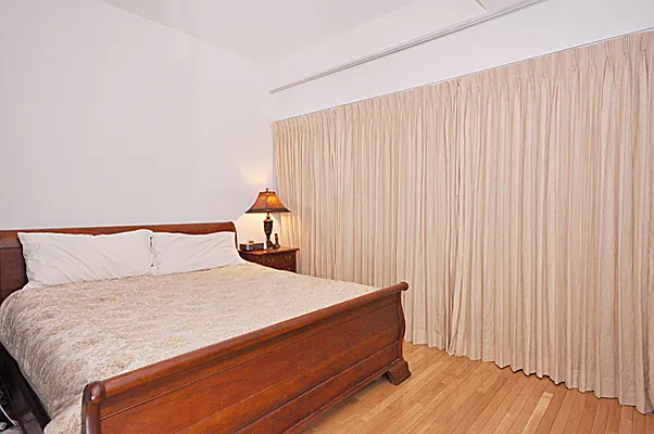 Sold by R New York | media 26